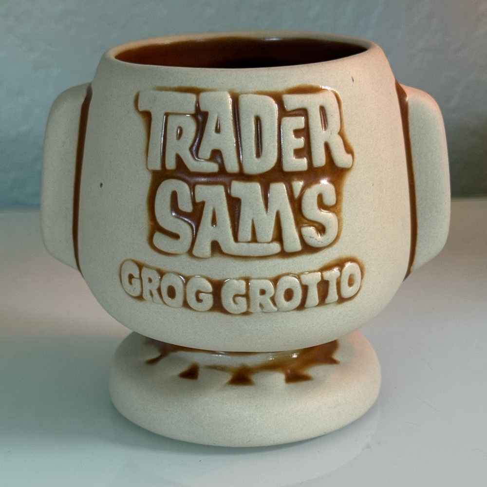 Disney Parks TRADER SAM'S GROG GROTTO HIPPOPOTO Mai Tai TIKI MUG
VGC 3rd Edition - Picture 6 of 10